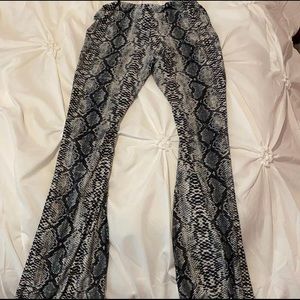 snakeskin pants size small